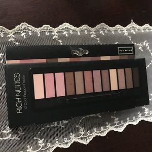 MAX STUDIO RICH NUDE 12 EYESHADOW PALETTE